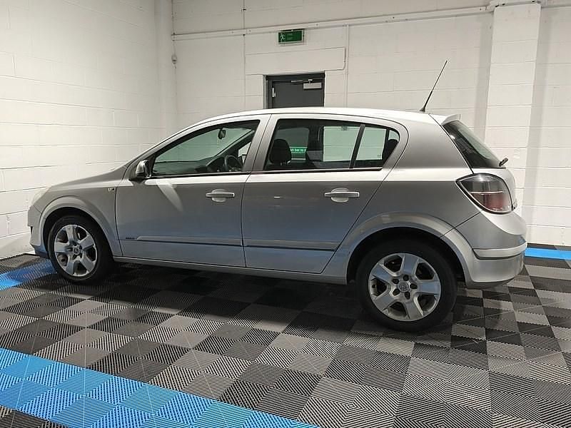 Used Vauxhall Astra Club 2007 Silver Hatchback