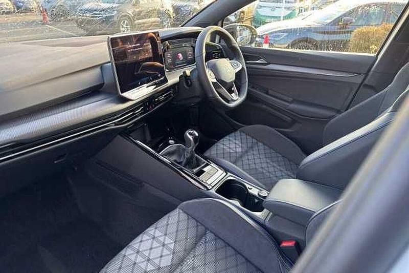 New VW Golf VIII Black Edition 150 HP (110 kW) 2025 Special solid  moonstone grey Hatchback