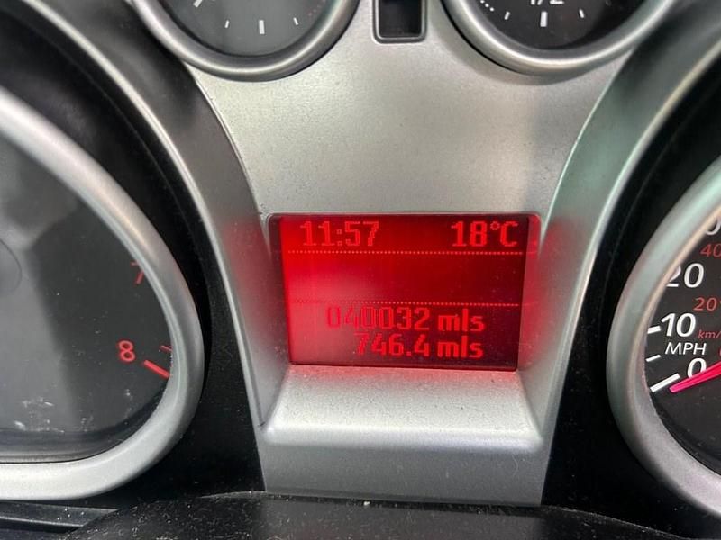 Used Ford Focus Titanium 2010 Silver Hatchback