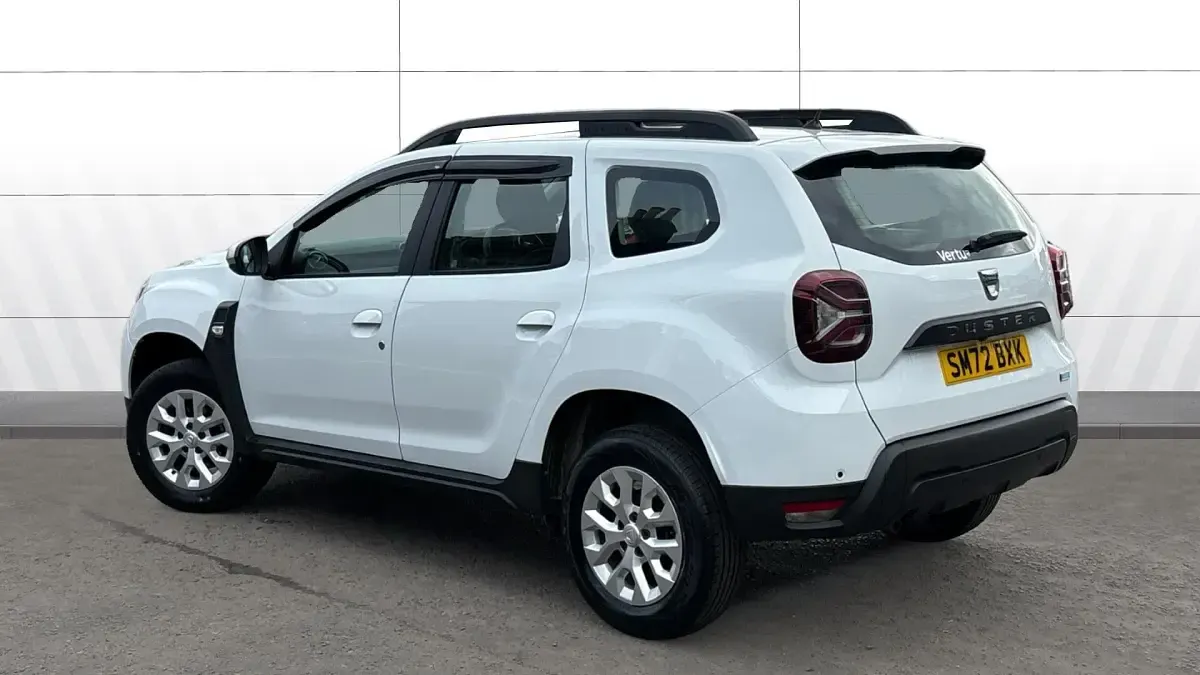 Used Dacia Duster Comfort 100 HP (73 kW) 2022 White SUV