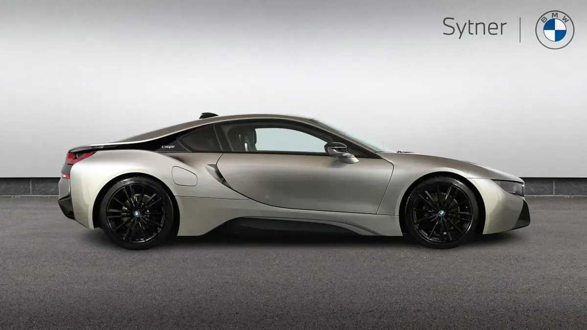 Used BMW i8 Comfort Edition 369 HP (271 kW) 2018 Grey Coupe