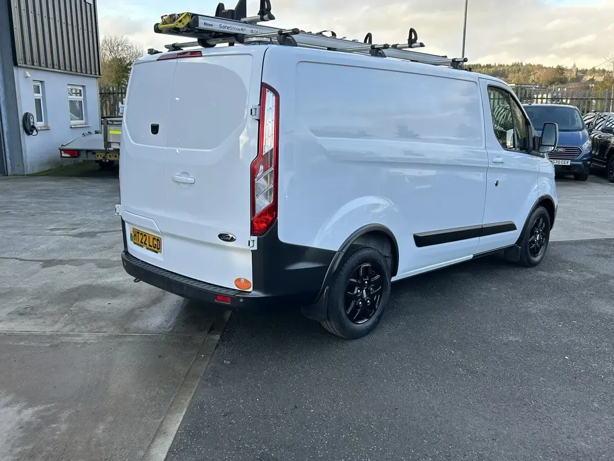 Used Ford Transit Custom 130 HP (95 kW) 2022 White Van