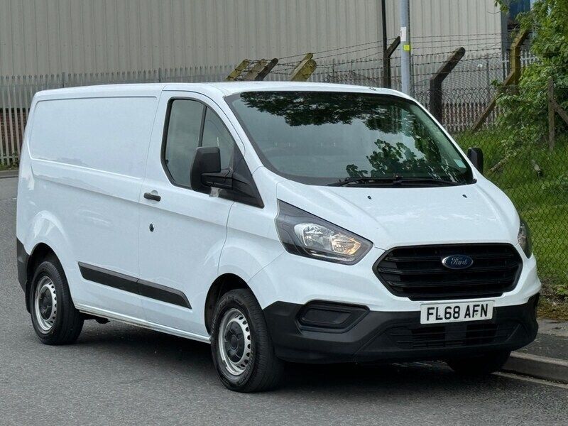 White Used 2017 Ford Transit Custom Van | £5,250 (A bit pricey) - Image 1/4