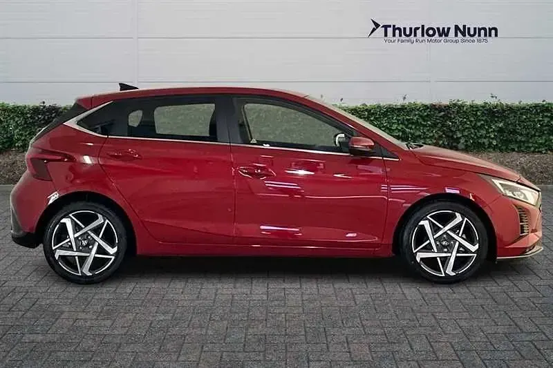 Używany Hyundai i20 90 KM (66 kW) 2026 Czerwony Hatchback