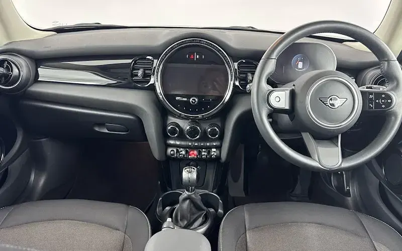 Gebraucht Mini Cooper Classic 136 PS (100 kW) 2022 Rot Kleinwagen