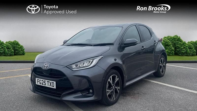 Used Toyota Yaris Hybrid Design 2025 Grey Hatchback