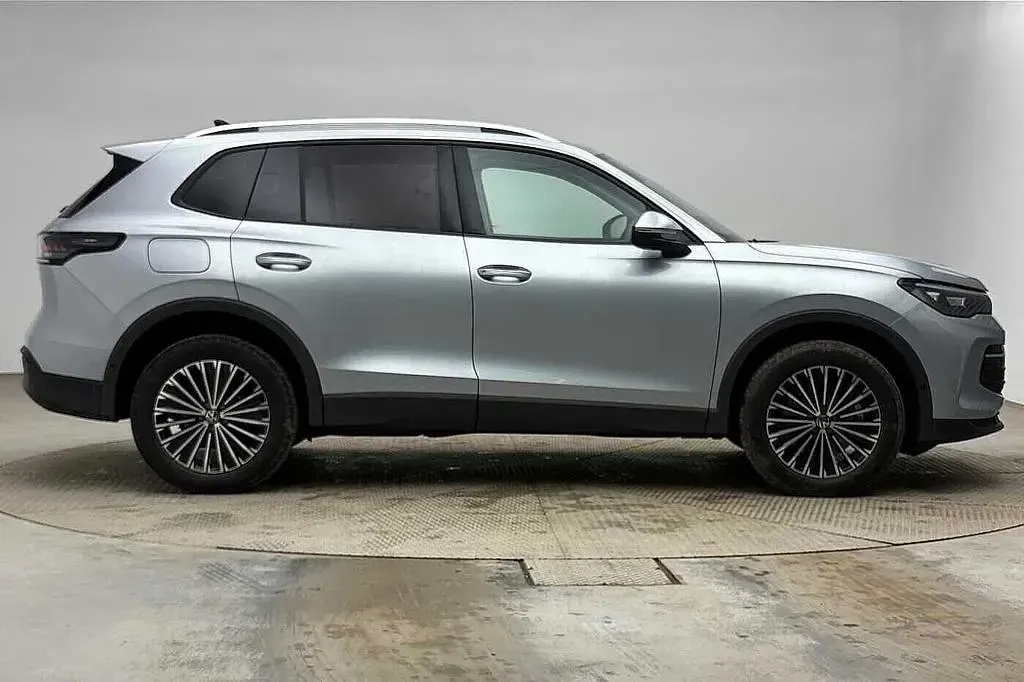 Used VW Tiguan Match 204 HP (150 kW) 2025 Silver SUV