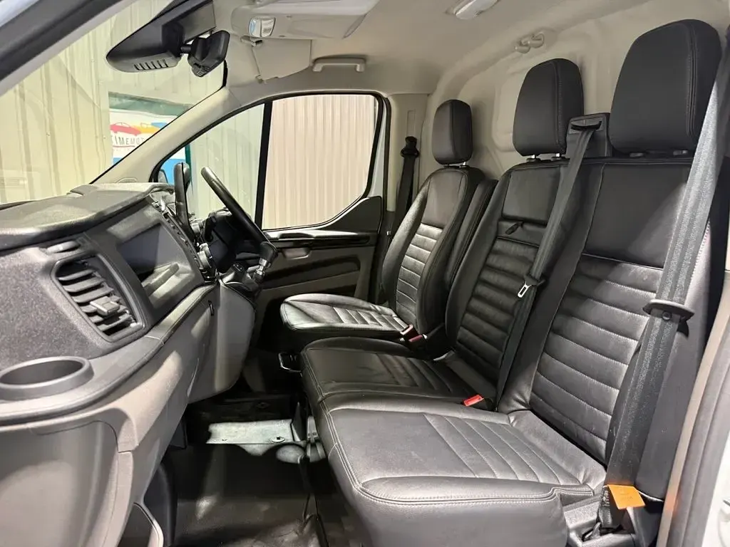 Used Ford Transit Custom 130 HP (95 kW) 2023 White Van