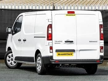 New Renault Trafic 2025 Solid  glacier white MPV