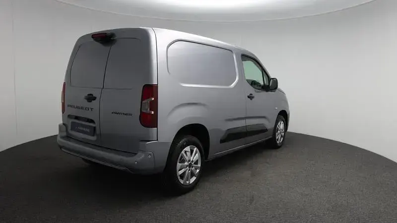 Used Peugeot Partner 130 HP (95 kW) 2018 Cumulus grey