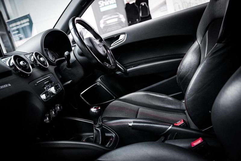 Used Audi S1 Business 231 HP (169 kW) 2015 Blue Hatchback