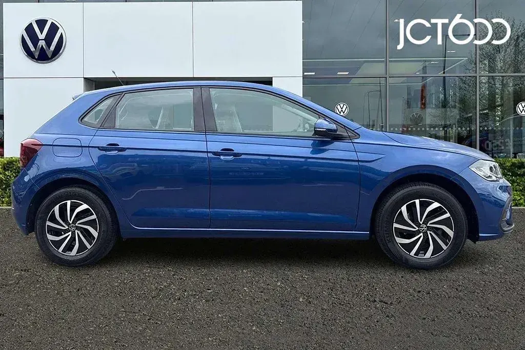 Usado VW Polo Life 80 CV (58 kW) 2024 Azul Utilitario