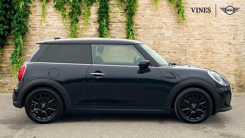 Used Mini Cooper Classic 134 HP (98 kW) 2023 Black Hatchback