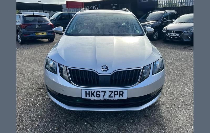 Used Skoda Octavia SE 147 HP (108 kW) 2018 Silver Estate
