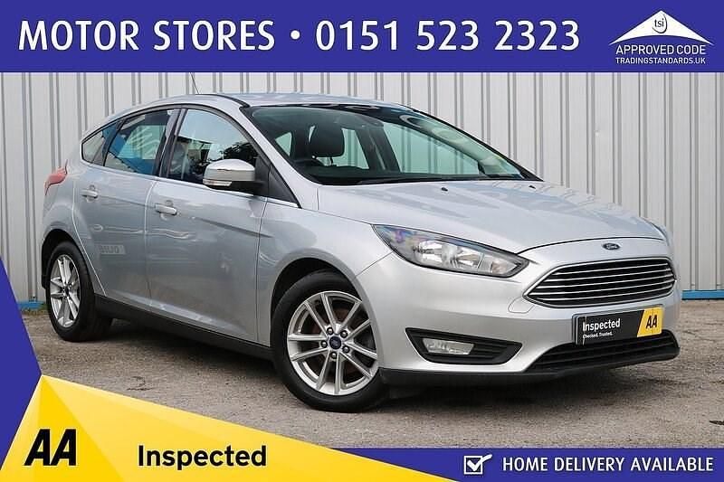 Used Ford Focus Zetec 115 HP (84 kW) 2014 Silver Hatchback