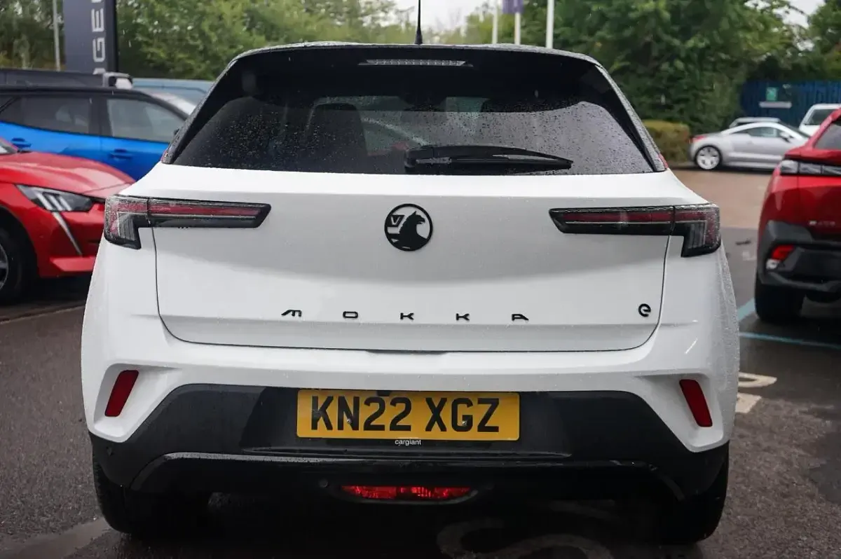 Used Vauxhall Mokka SRi 98 kW (134 HP) 2022 White SUV