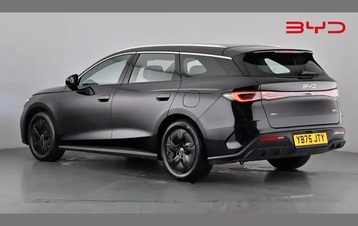 Used BYD Seal Boost 184 HP (135 kW) 2025 Black Estate