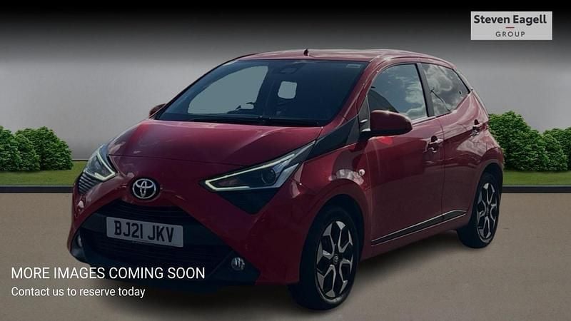 Used Toyota Aygo Trend 72 HP (52 kW) 2021 Red Hatchback