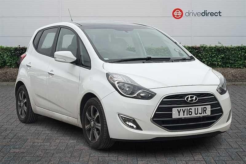 Used Hyundai ix20 Premium 90 HP (66 kW) 2016 White Hatchback