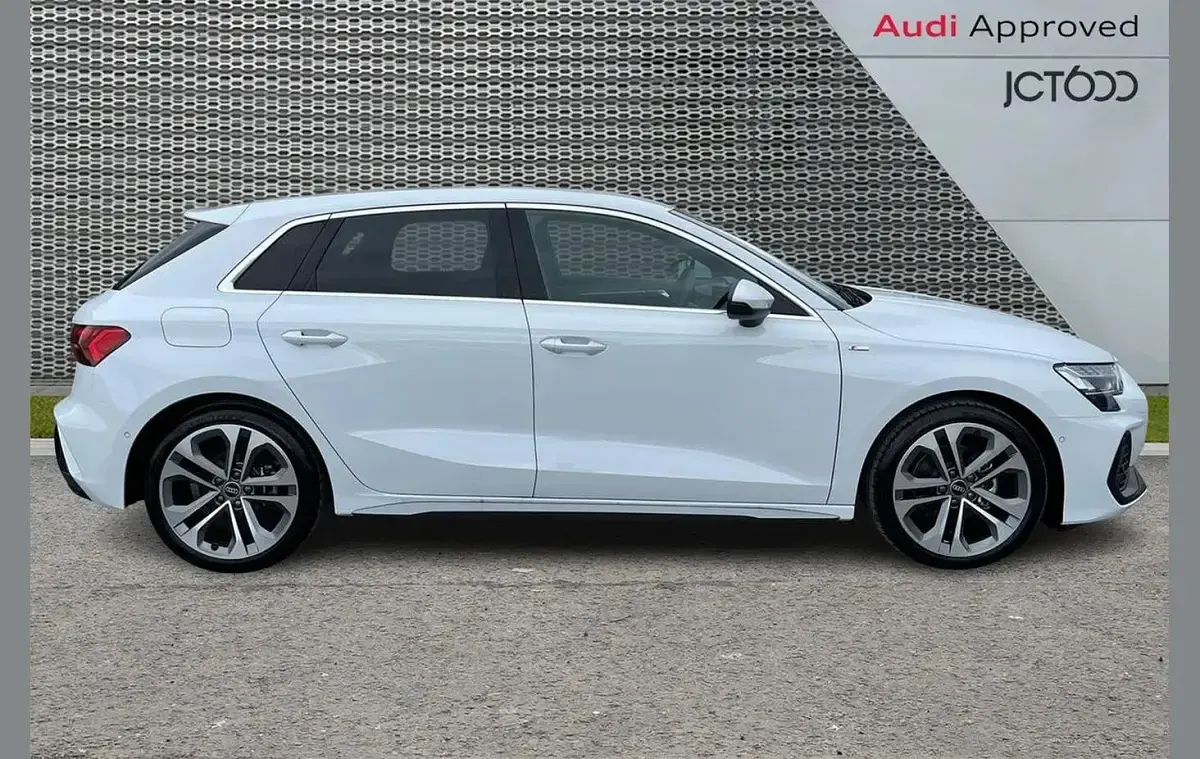 Nowe Audi A3 S-Line 147 KM (108 kW) 2025 Biały Hatchback