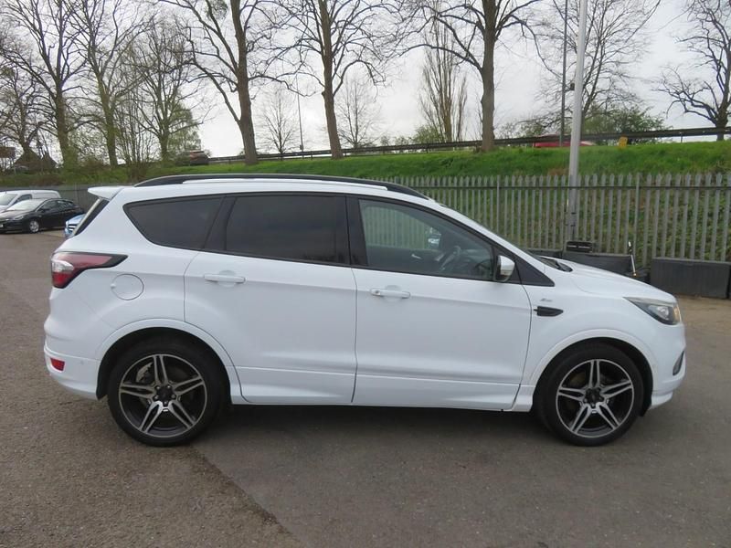 Used Ford Kuga ST-Line 150 HP (110 kW) 2017 White SUV