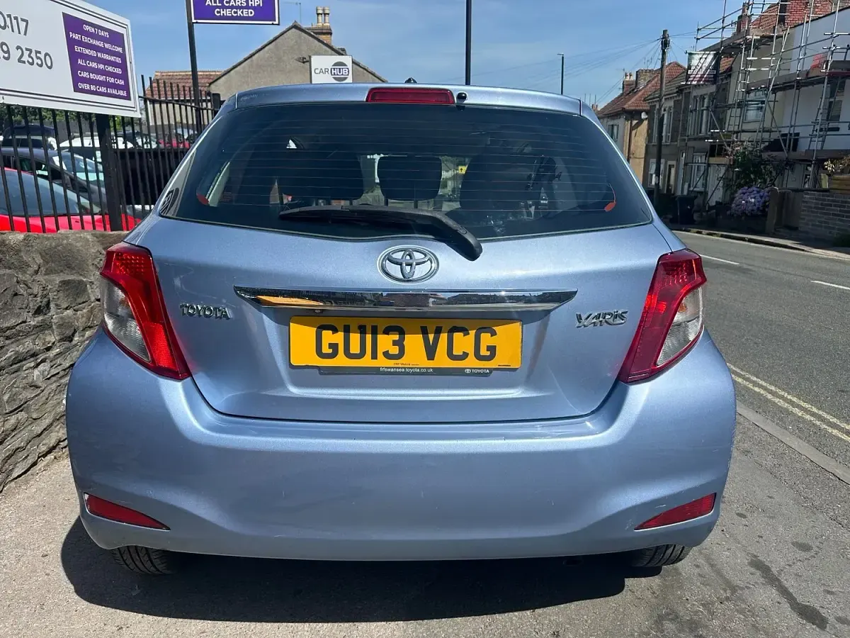 Used Hyundai i10 Active 85 HP (62 kW) 2013 Silver Hatchback
