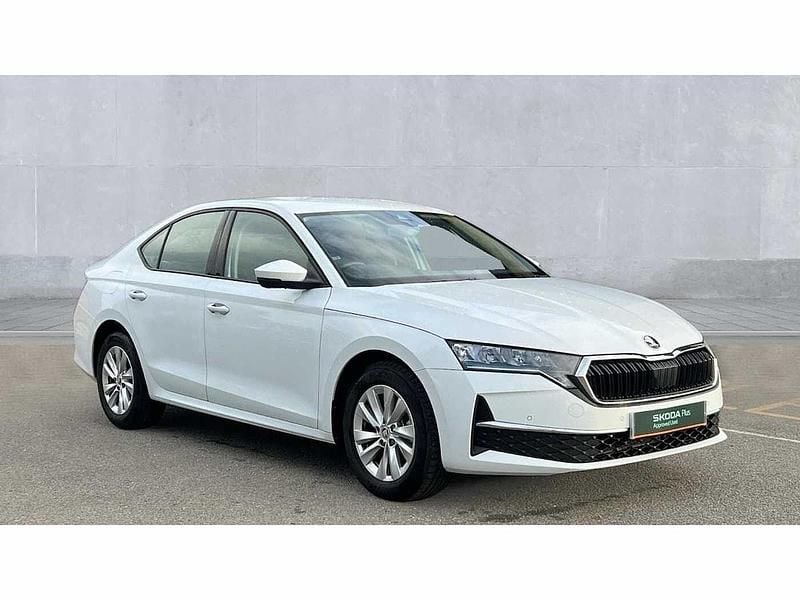 White Used 2024 Skoda Octavia SE Technology Hatchback | £18,590 (Fair price) - Image 1/4