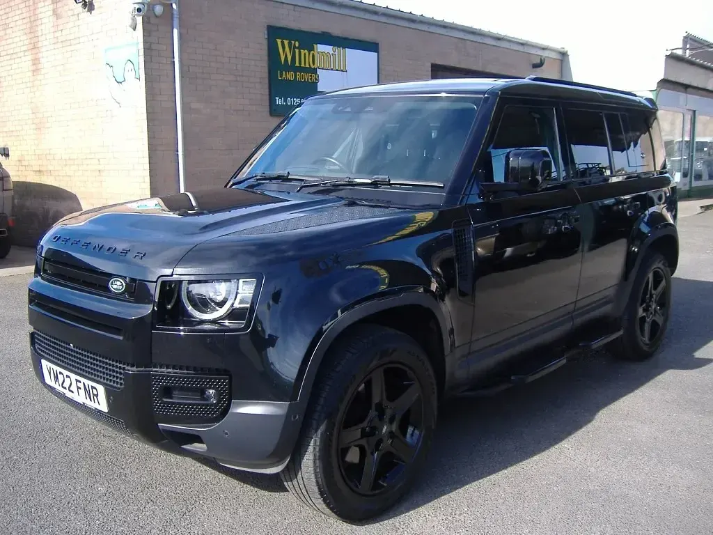 Usado Land Rover Defender SE 2022 Preto SUV