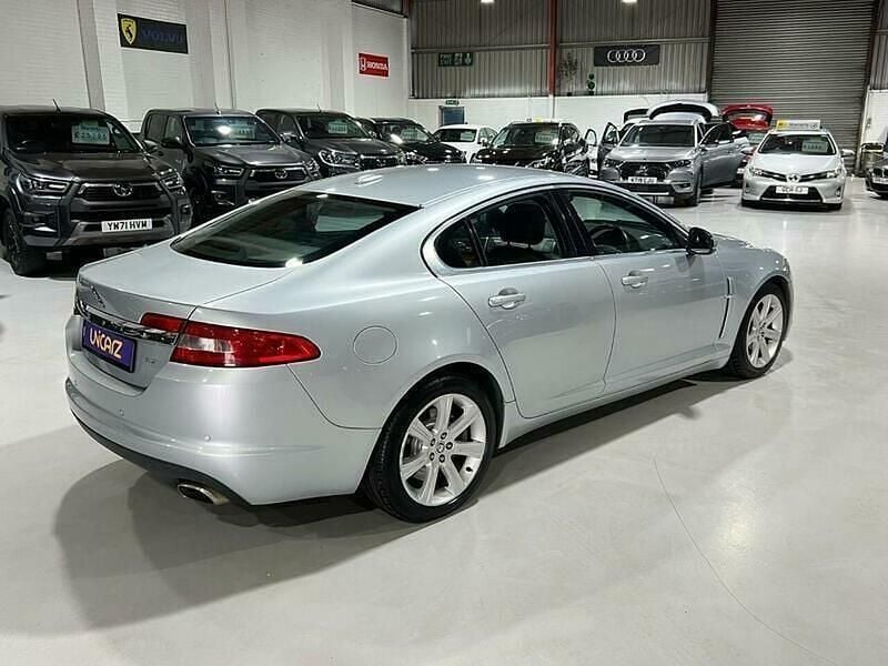 Used Jaguar XF Luxury 238 HP (175 kW) 2010 Silver Sedan