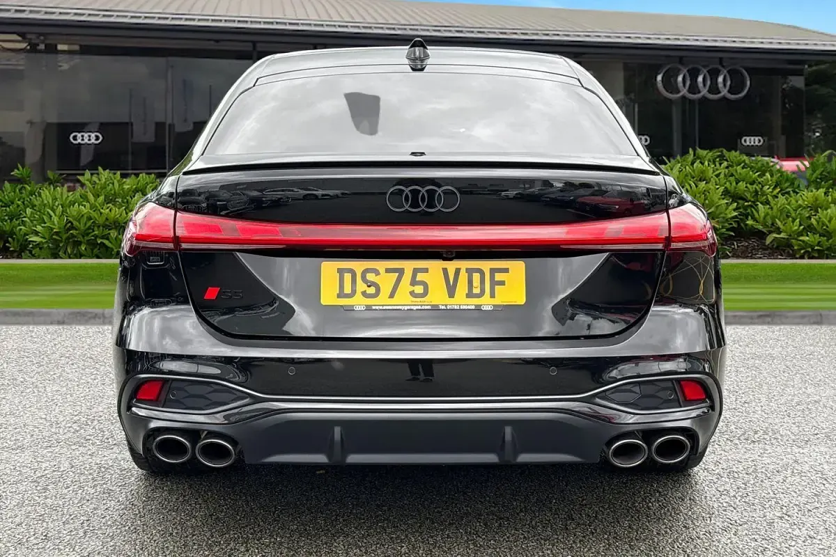 New Audi S5 Advanced 367 HP (269 kW) 2025 Black Estate