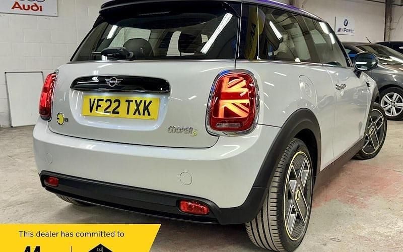 Used Mini Cooper Level 1 135 kW (184 HP) 2023 Hatchback