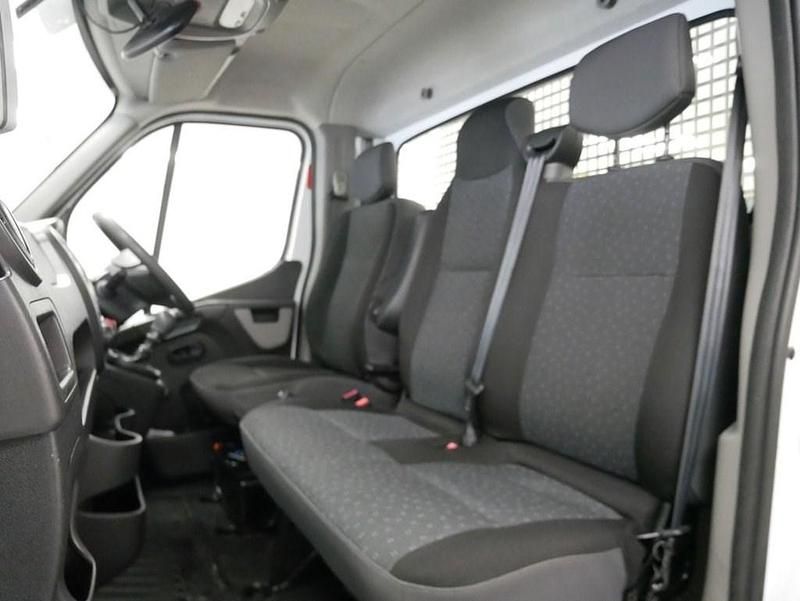 Used Vauxhall Movano 130 HP (95 kW) 2018 White MPV