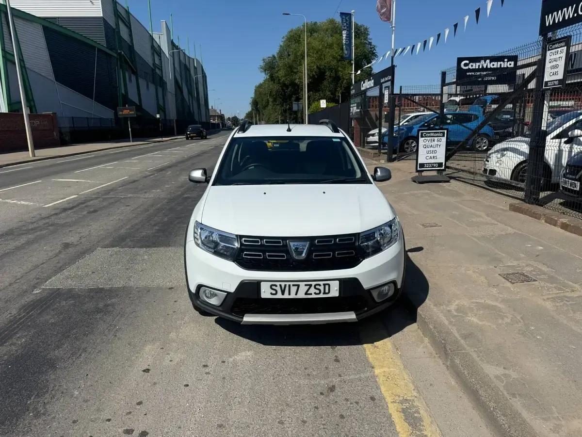 Used Dacia Sandero Lauréate 2017 White SUV
