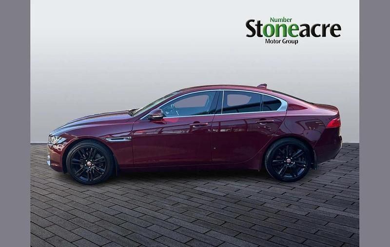 Used Jaguar XE Portfolio 240 HP (176 kW) 2016 Red Sedan