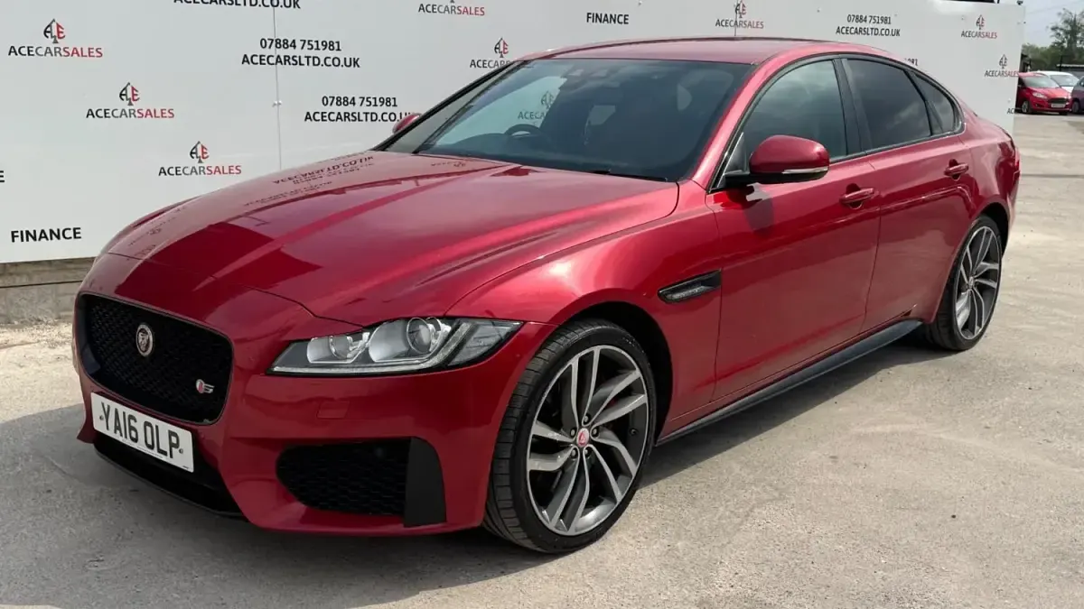 Używany Jaguar XF Supercharged 2016 Czerwony Sedan/Limuzyna