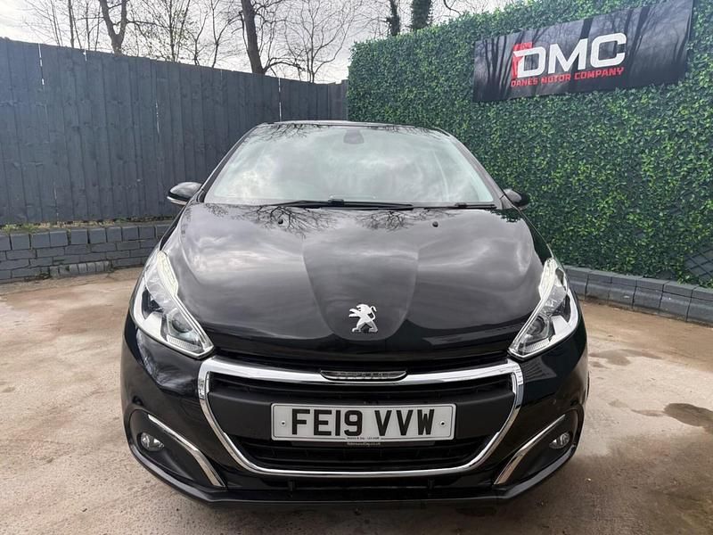 Used Peugeot 208 Signature Sky 2019 Black Hatchback