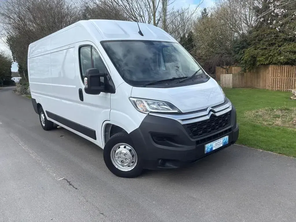 Usado Citroën Relay 140 HP (102 kW) 2022 Branco Van
