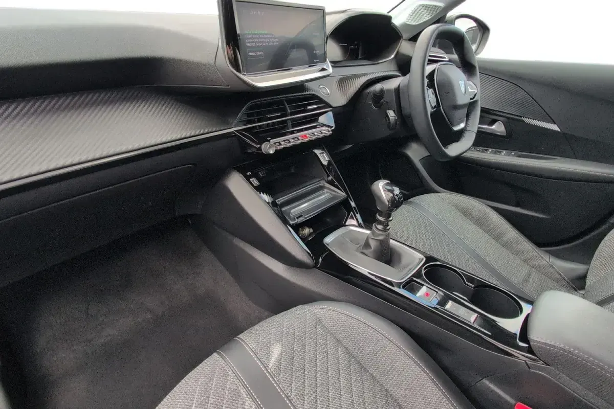 Used Peugeot 208 Allure 101 HP (74 kW) 2025 Black Hatchback