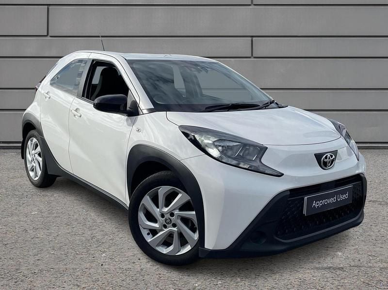 White Used 2022 Toyota Aygo PURE Hatchback | £11,195 (Good price) - Image 1/4