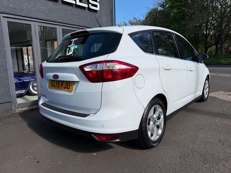 Begagnad Ford C-MAX Zetec 125 HK (91 kW) 2015 Vit Minibuss
