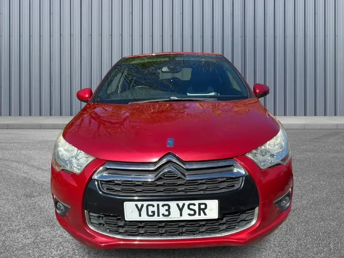 Usado Citroën DS4 115 HP (84 kW) 2013 Vermelho Citadino