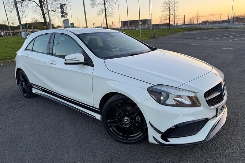 Used Mercedes A180 AMG line 109 HP (80 kW) 2017 White Hatchback