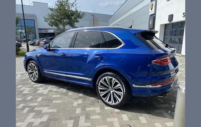 Used Bentley Bentayga 542 HP (398 kW) 2022 Blue SUV