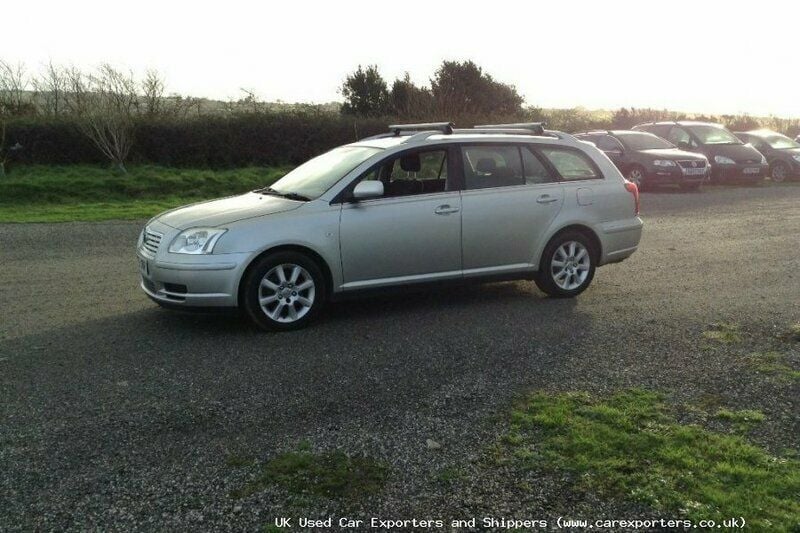 Used Toyota Avensis 148 HP (108 kW) 2005 Hatchback