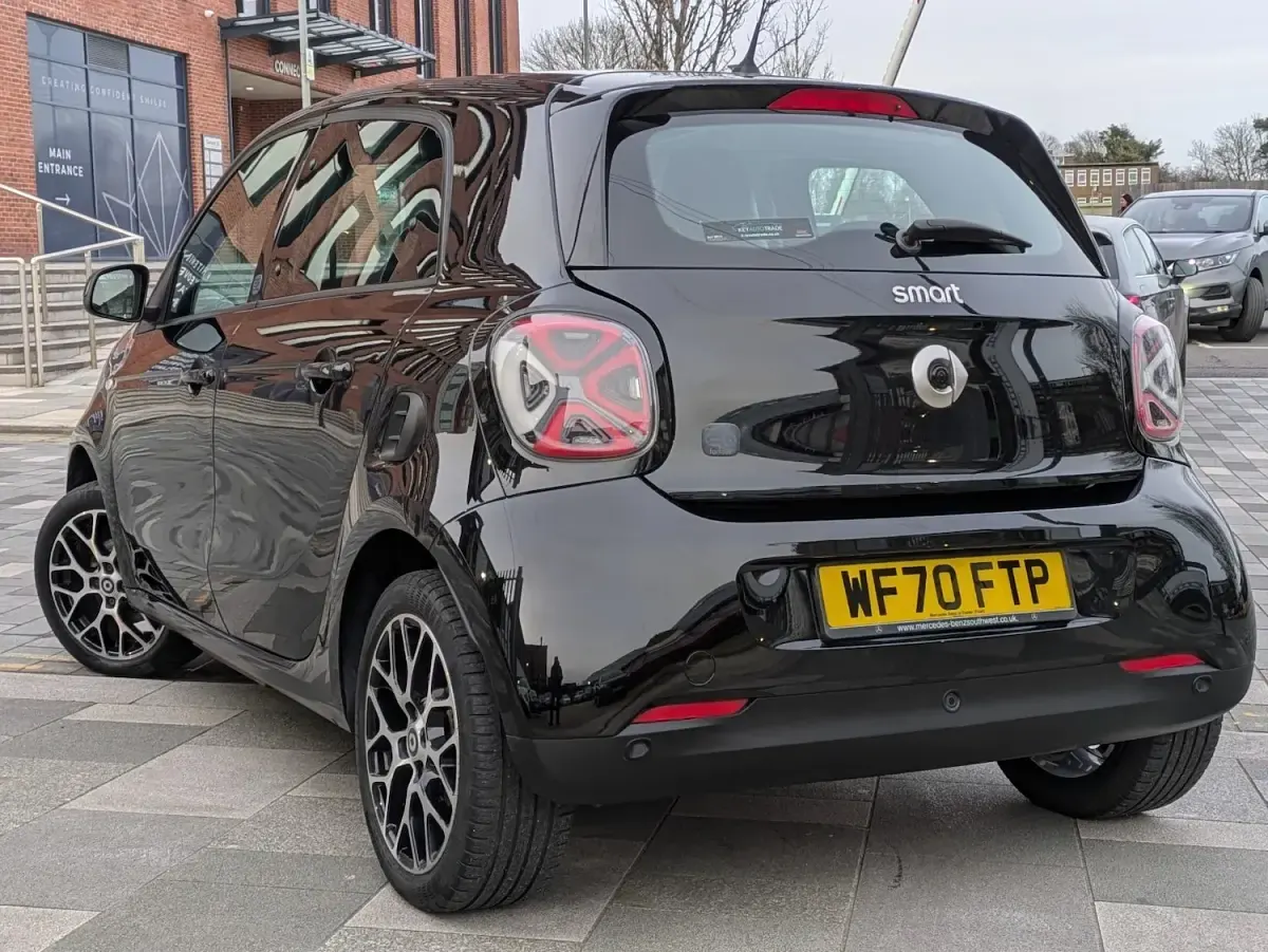 Used Smart ForFour Electric Drive Prime Exclusive 60 kW (82 HP) 2020 Black Hatchback