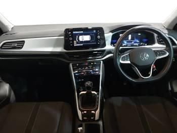 Used VW T-Roc Life 150 HP (110 kW) 2022 Red SUV