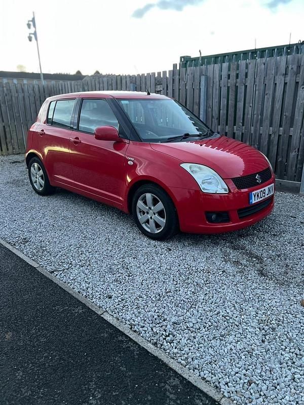 Used Suzuki Swift 2009 Red Hatchback