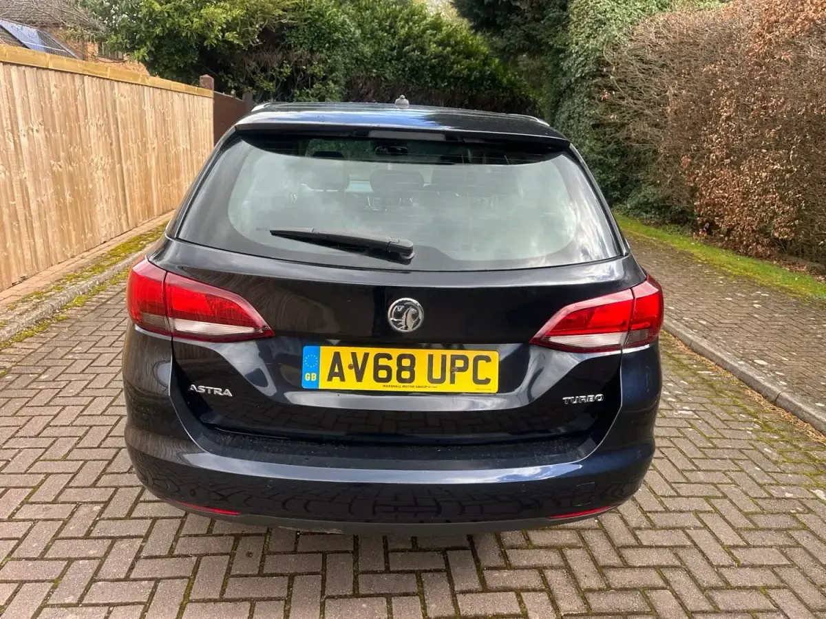 Używany Vauxhall Astra SRi 150 KM (110 kW) 2019 Niebieski Kombi