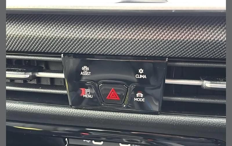 Nouă VW Golf VIII R-line 147 CP (108 kW) 2025 Negru Hatchback
