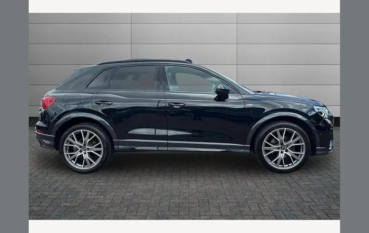 Used Audi Q3 Advanced 150 HP (110 kW) 2021 Black SUV